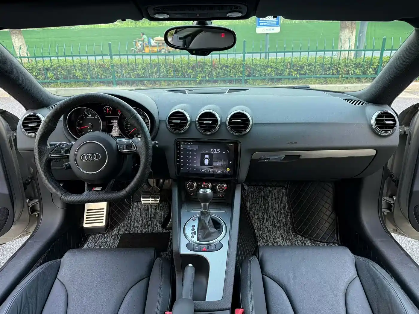 Photo 8 - Audi TT