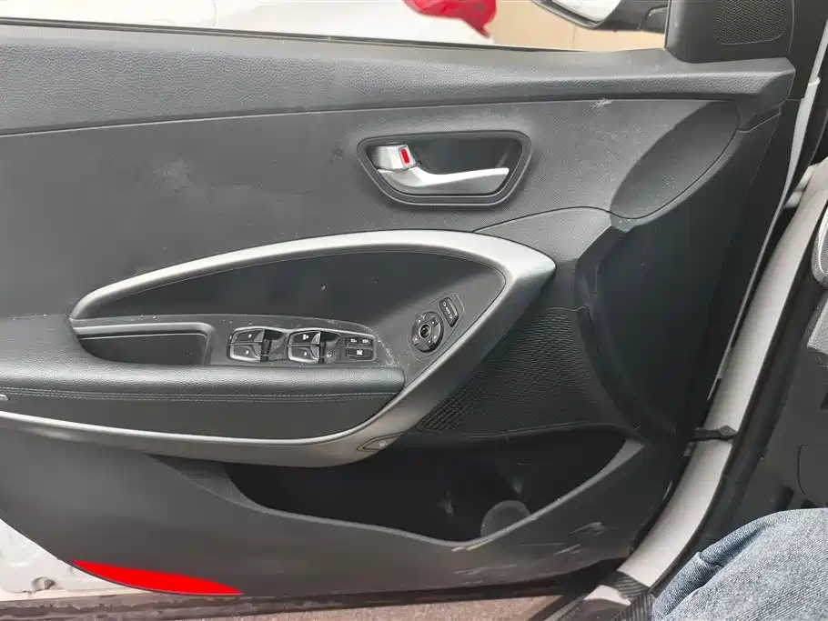 Hyundai Santa Fe 2013 Model 2.4L Automatic 4WD Comfort фото 7