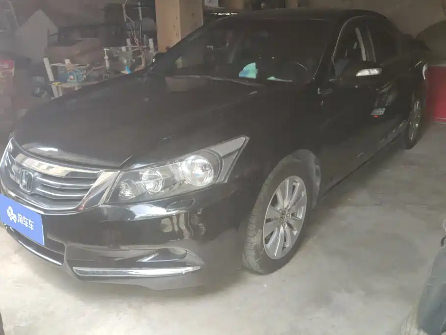 Фото 1 - Honda Accord