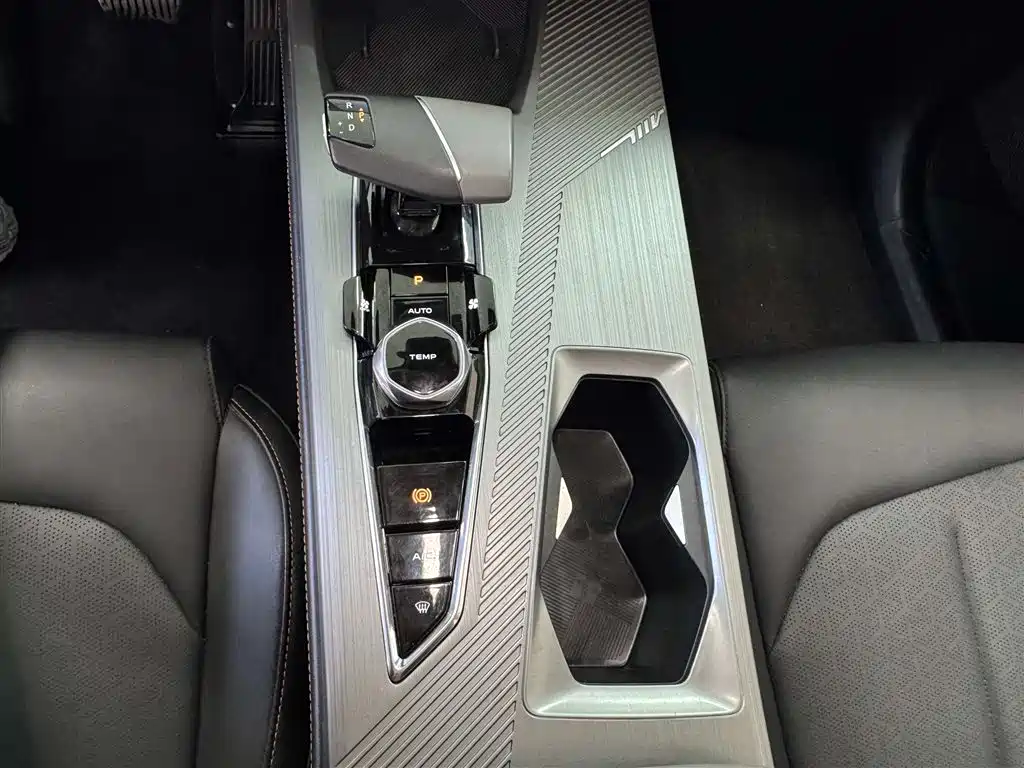 Photo 21 - Changan Oshan Z6