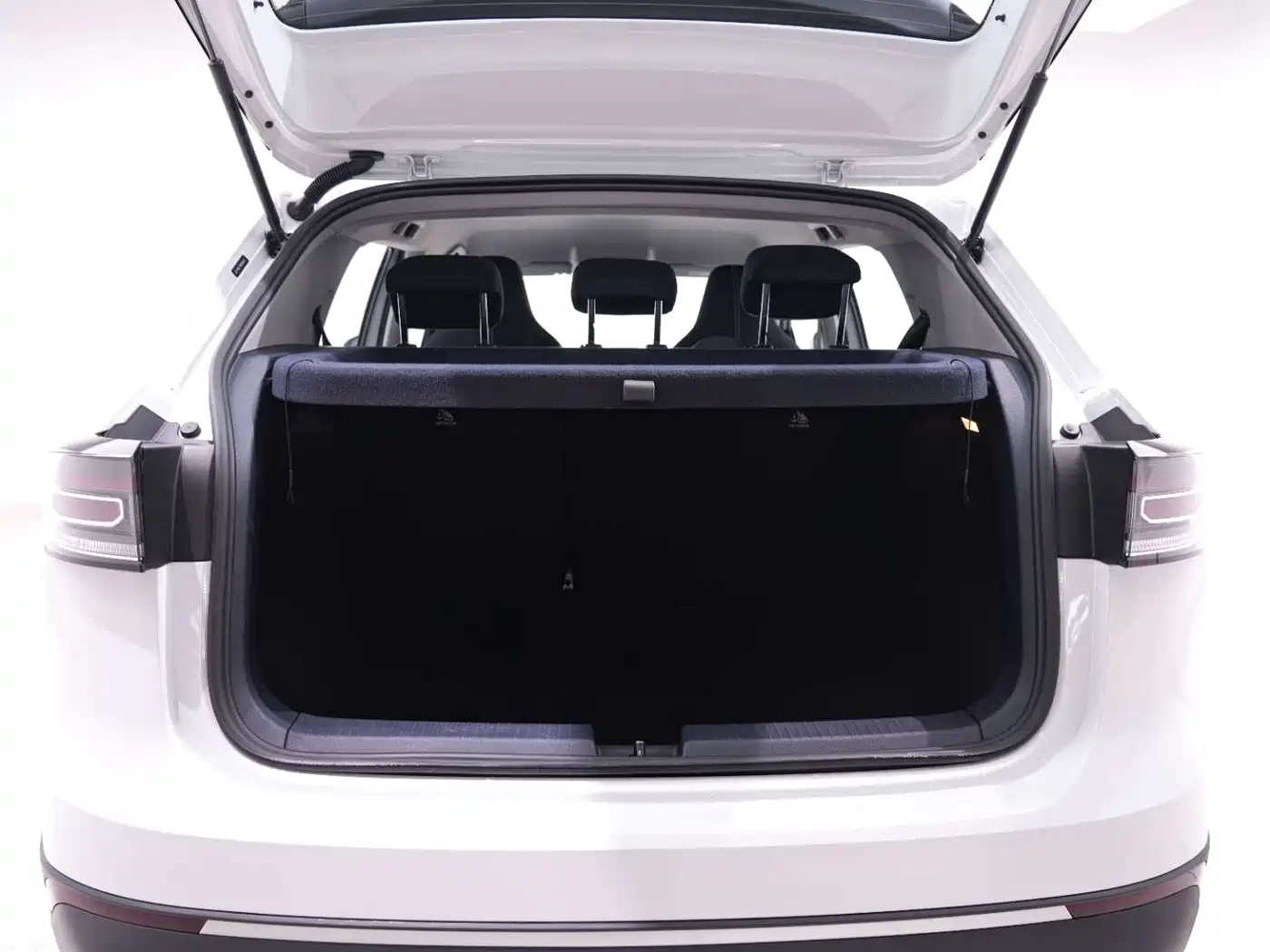 Volkswagen Tharu 2025 Model Rising Star 1.5L Advance Edition фото 14