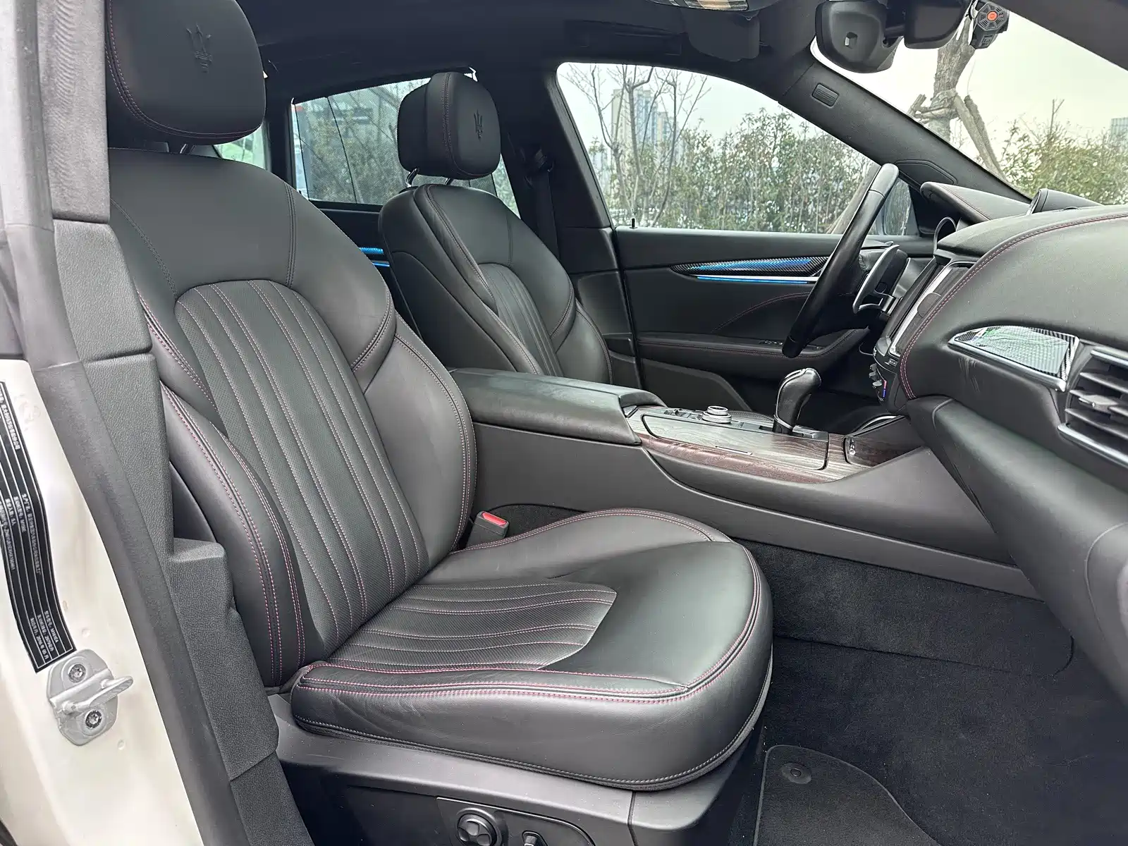 Photo 19 - Maserati Levante