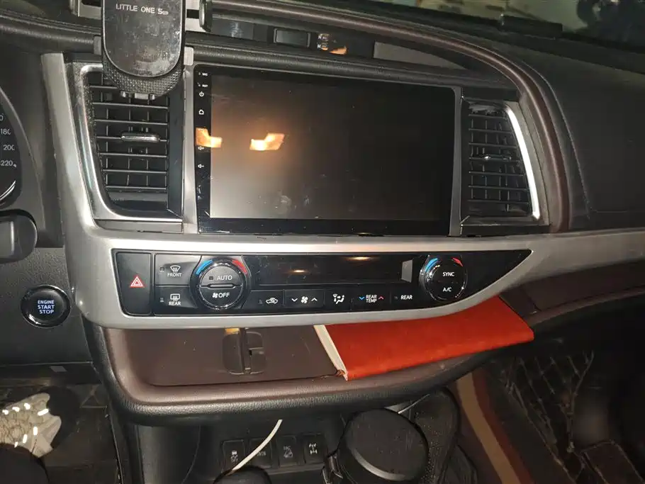 Toyota Highlander 2018 2.0T 4WD Luxury 7-seater China VI фото 13