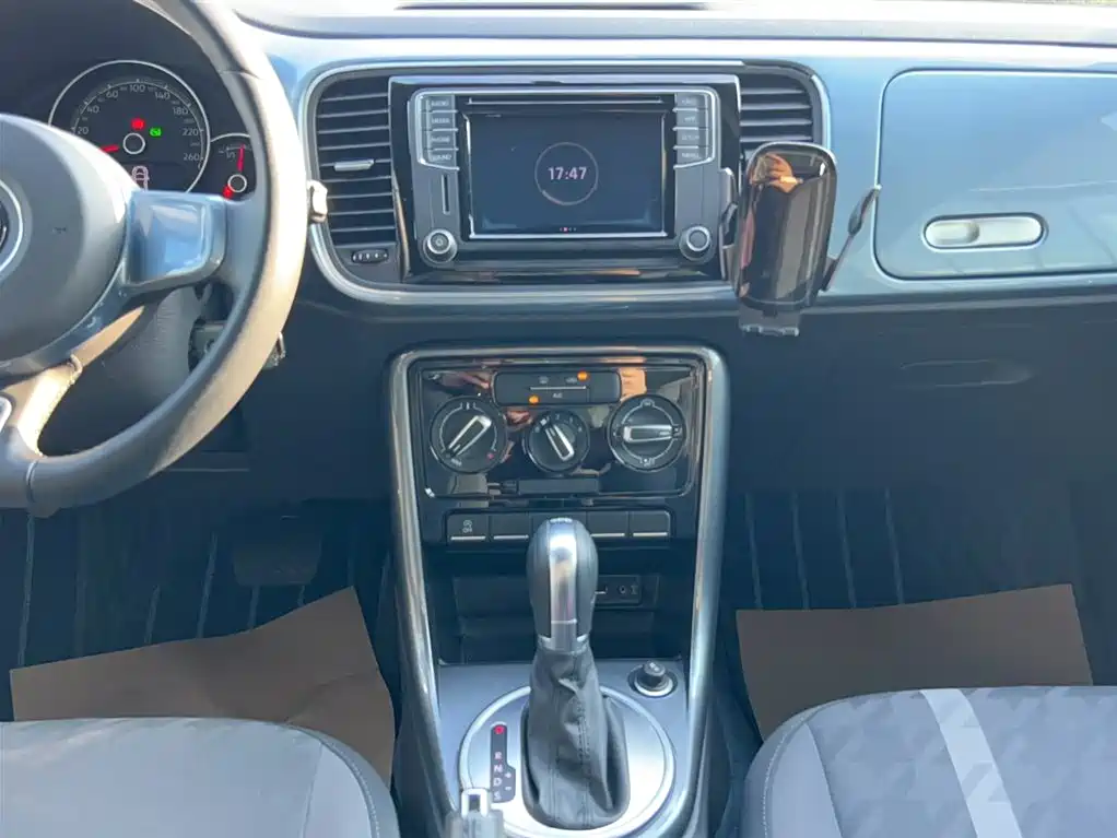 Volkswagen Beetle 2018 180TSI Easy Joy Edition фото 15