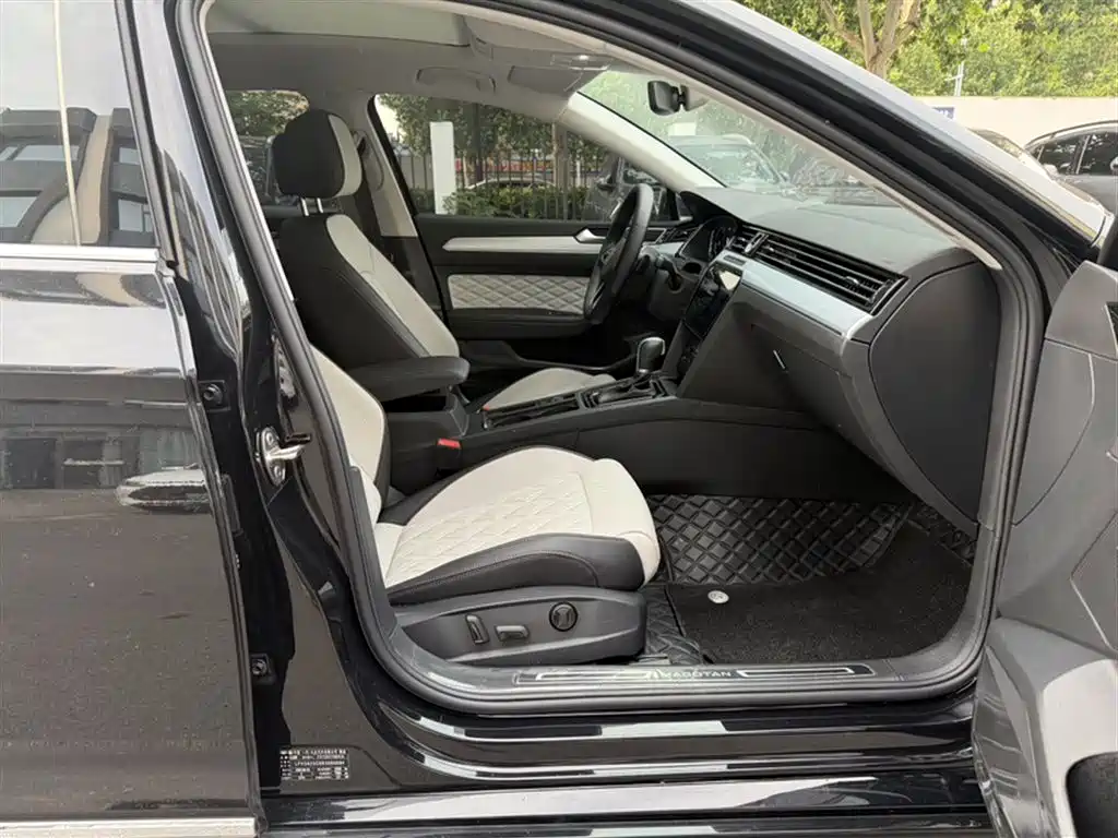 Volkswagen Magotan 2024 2 Million Units Public Sharing Edition 330TSI DSG Luxury фото 16