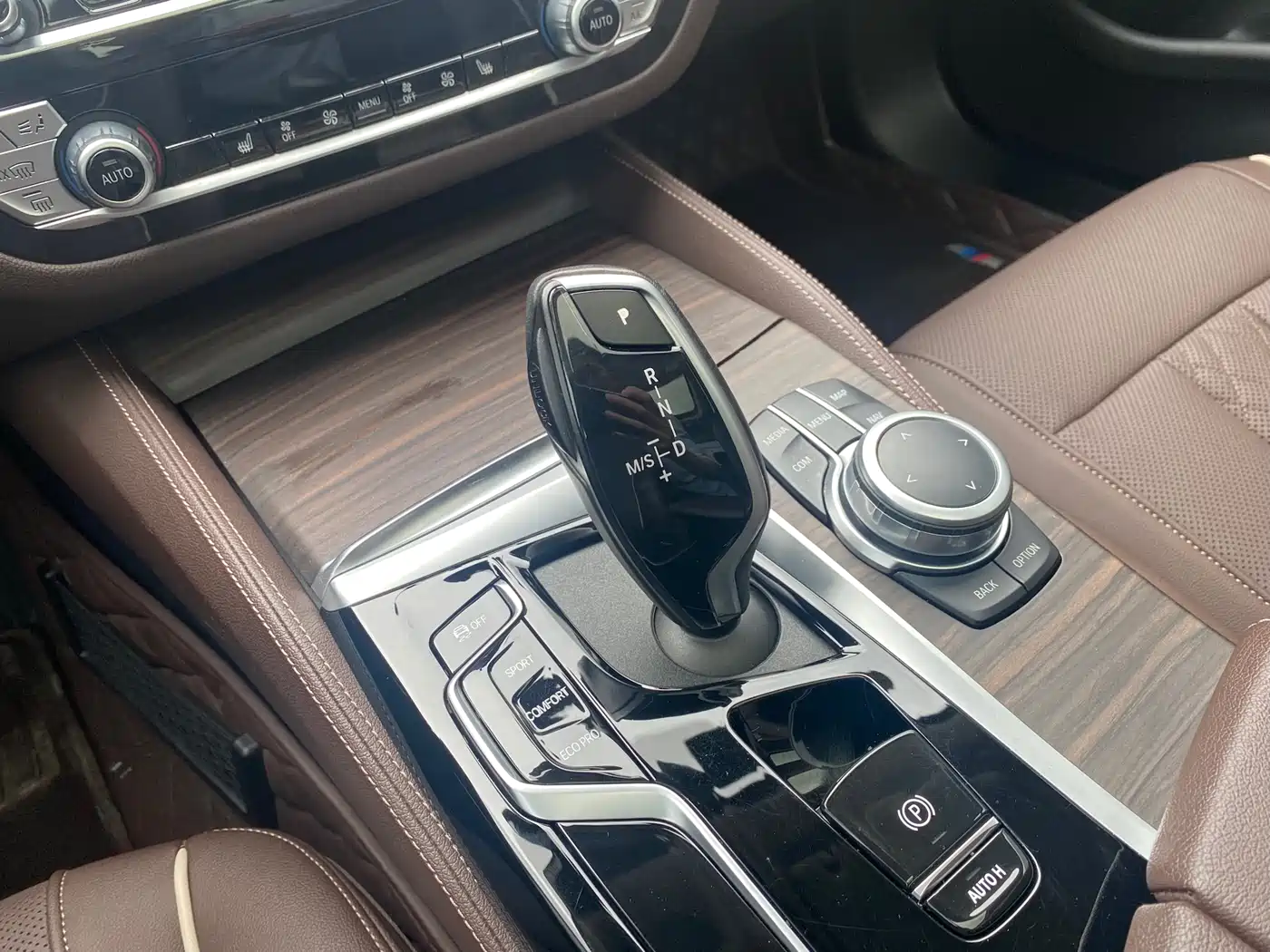 BMW 5 Series 2022 530Li Leading Luxury Package фото 16