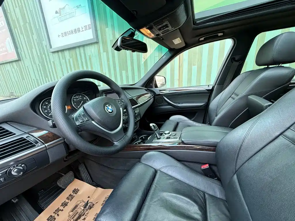 صورة 3 - BMW X5 (Import)