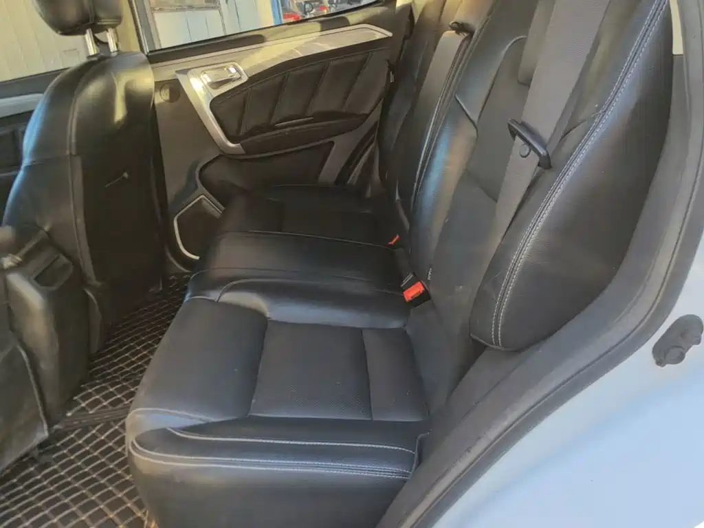 Фото 17 - Geely Emgrand X6