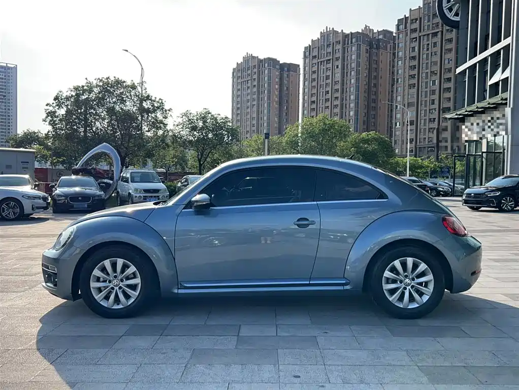 Volkswagen Beetle 2018 180TSI Easy Joy Edition фото 10