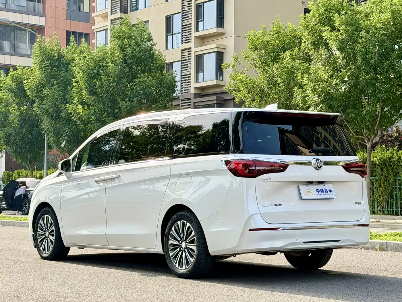 Buick GL8 2022 ES Landmark 653T Smart Luxury фото 35