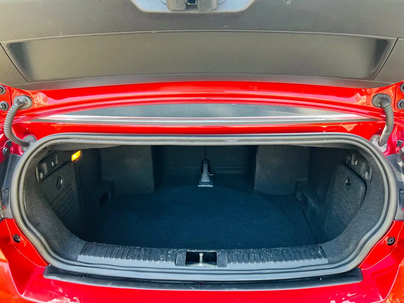 Volkswagen Golf (Import) 2012 1.4TSI Luxury Convertible Edition фото 22