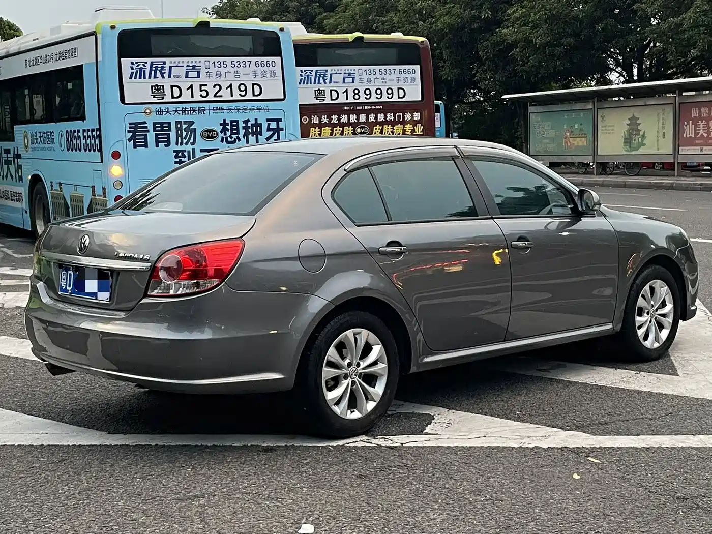 Volkswagen Lavida 2011 1.6L Automatic Leisure Edition фото 10