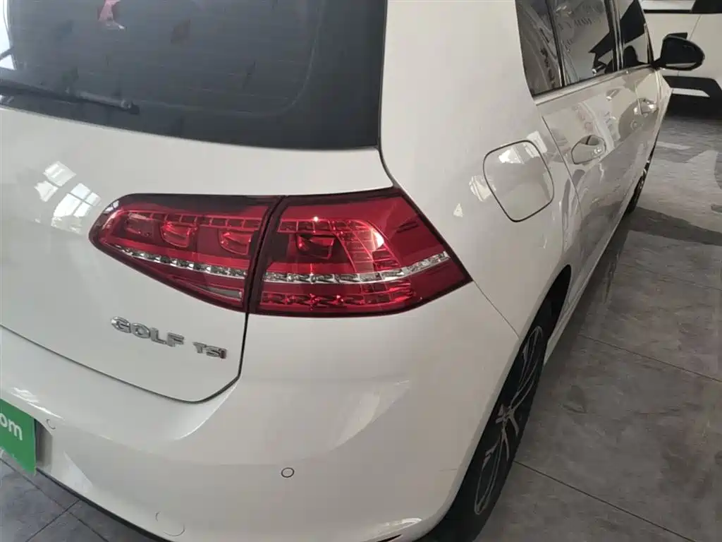 Volkswagen Golf 2016 230TSI Automatic Comfort фото 8