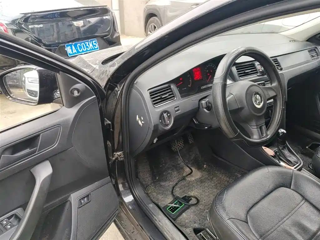 Volkswagen Santana 2015 1.6L Automatic Trend Edition фото 16