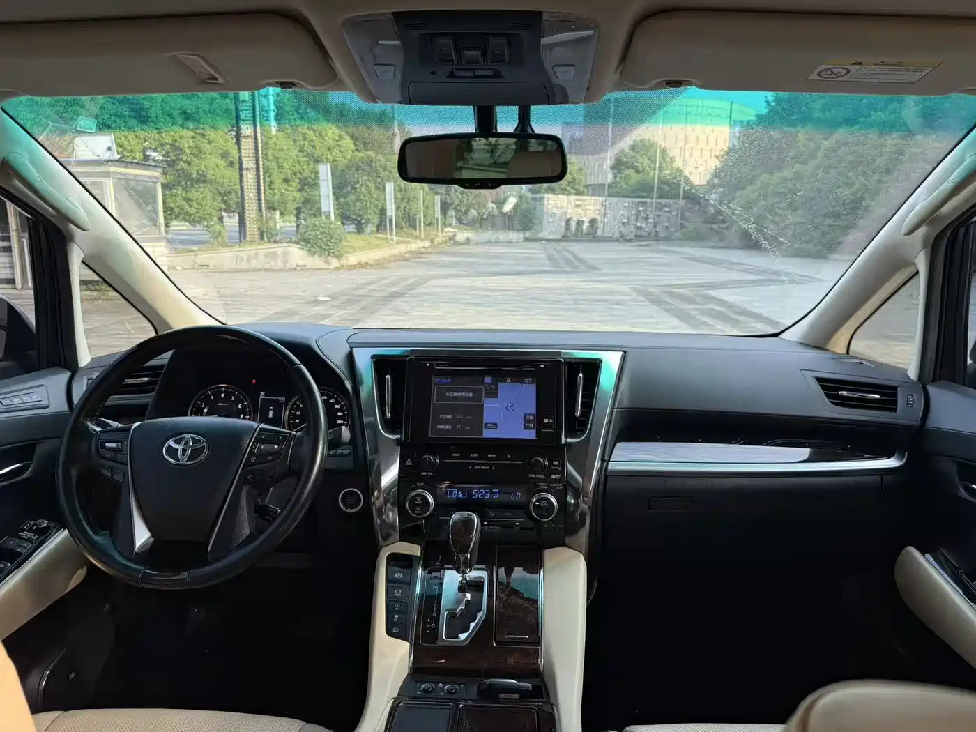 Toyota Alphard 2018 3.5L Luxury фото 11