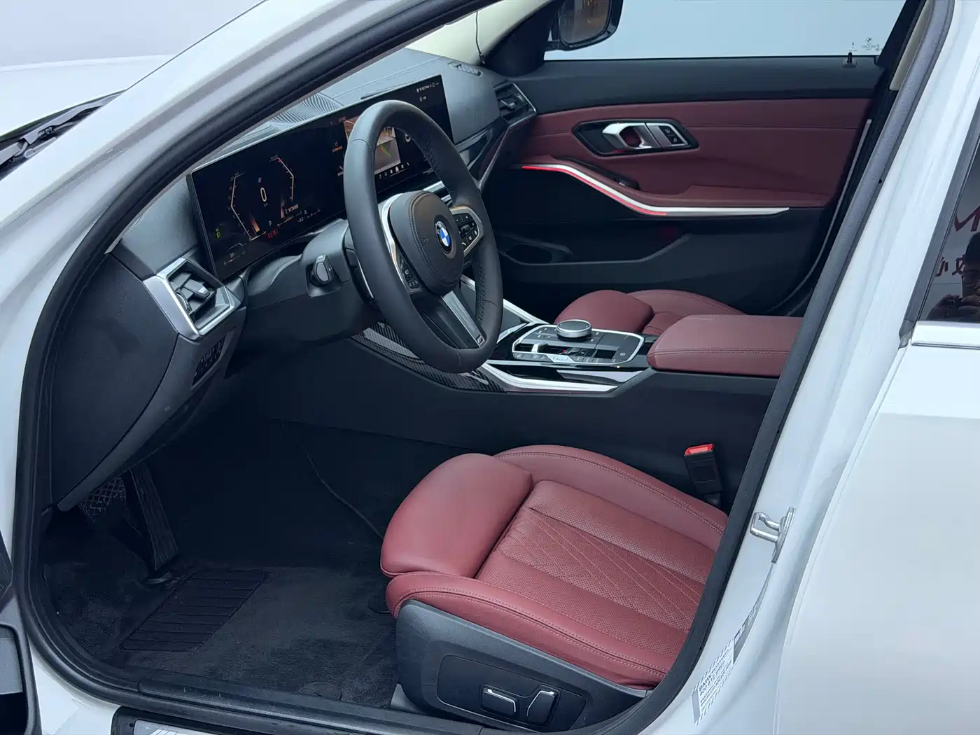 BMW 3 Series 2024 320i M Sport Package фото 4