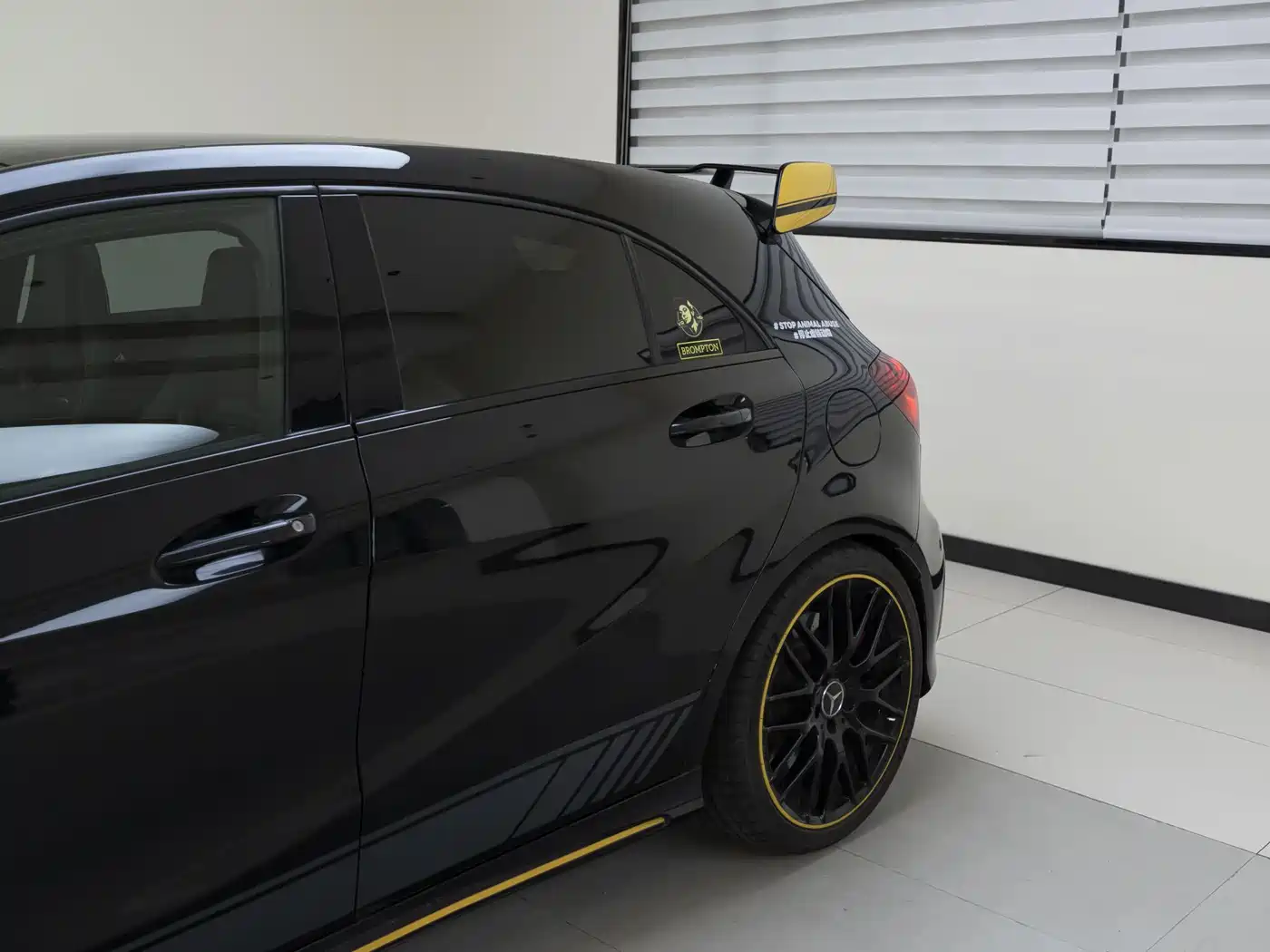 Mercedes-Benz A-Class AMG (Import) 2017 Model AMG A 45 4MATIC Night Thunder Limited Edition фото 17