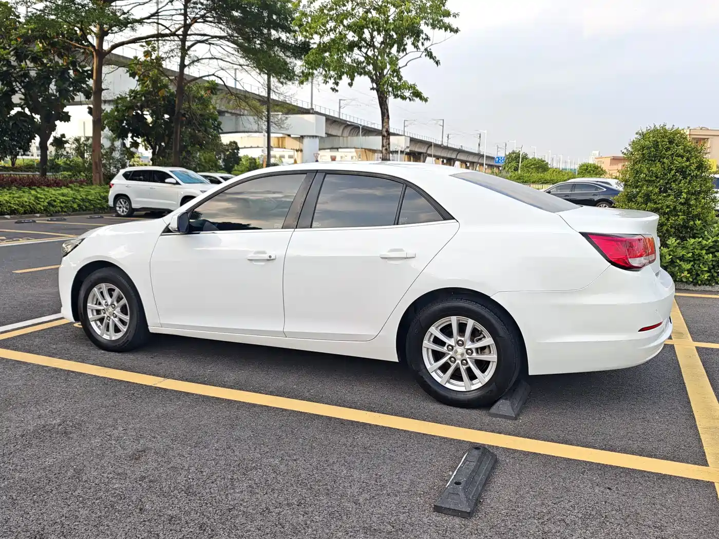 Фото 24 - Chevrolet Malibu