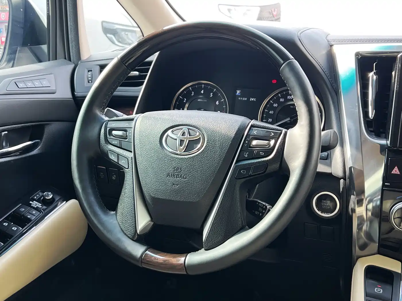Toyota Alphard 2018 Facelift 3.5L Luxury Edition фото 10