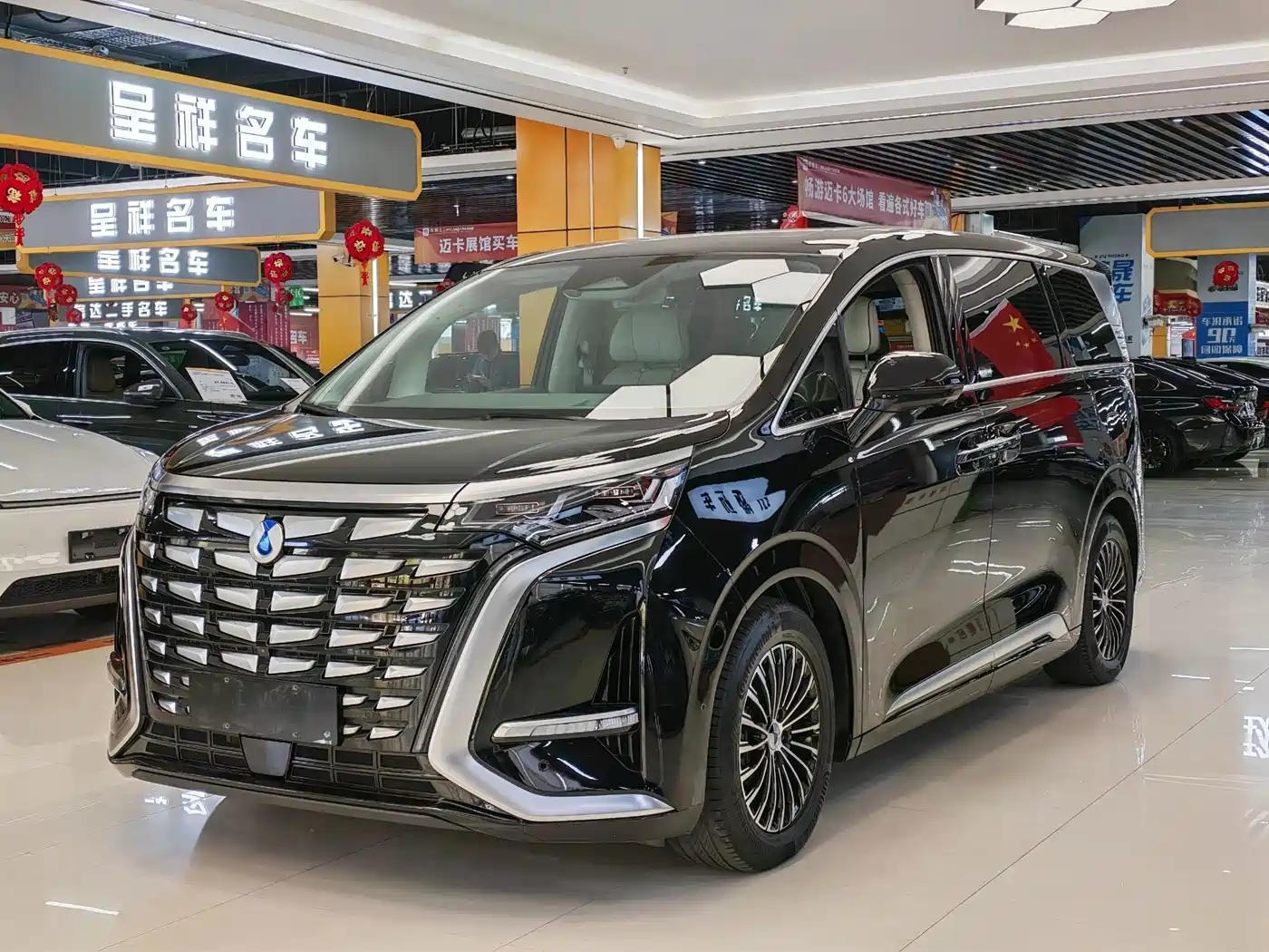 Denza D9 2023 2022 DM-i 970 AWD Flagship