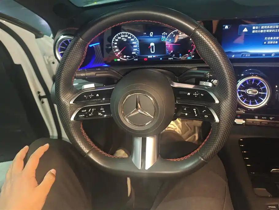Mercedes-Benz A-Class 2024 A 200 L Fashion Edition фото 15