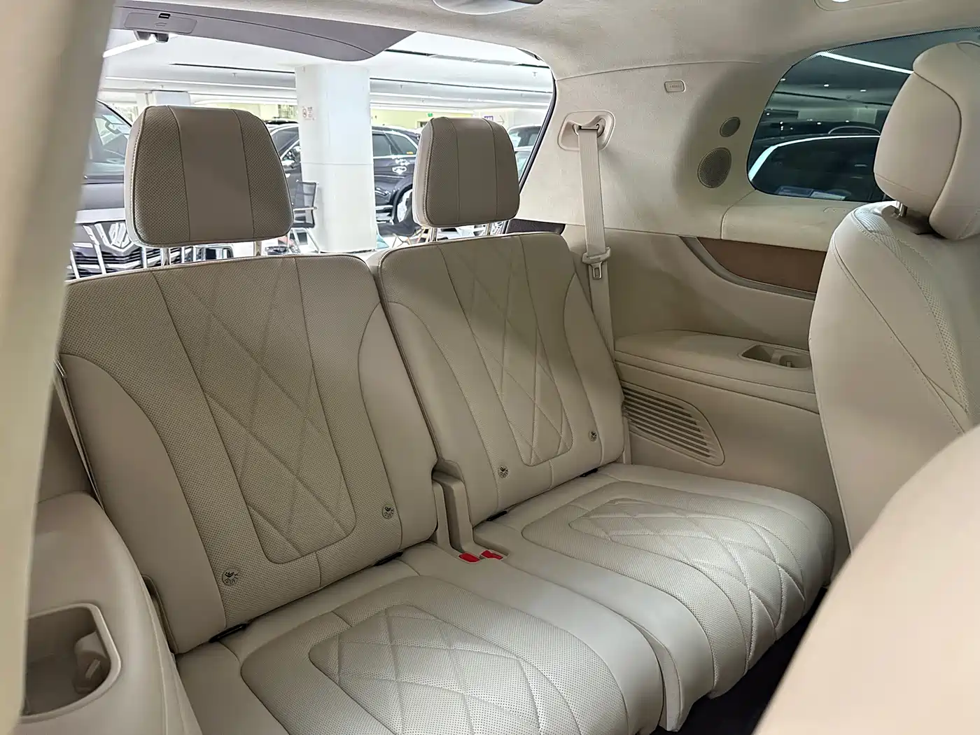 AITO Wenjie AITO M9 2024 Extended Range Ultra 42kWh 6-Seater фото 16