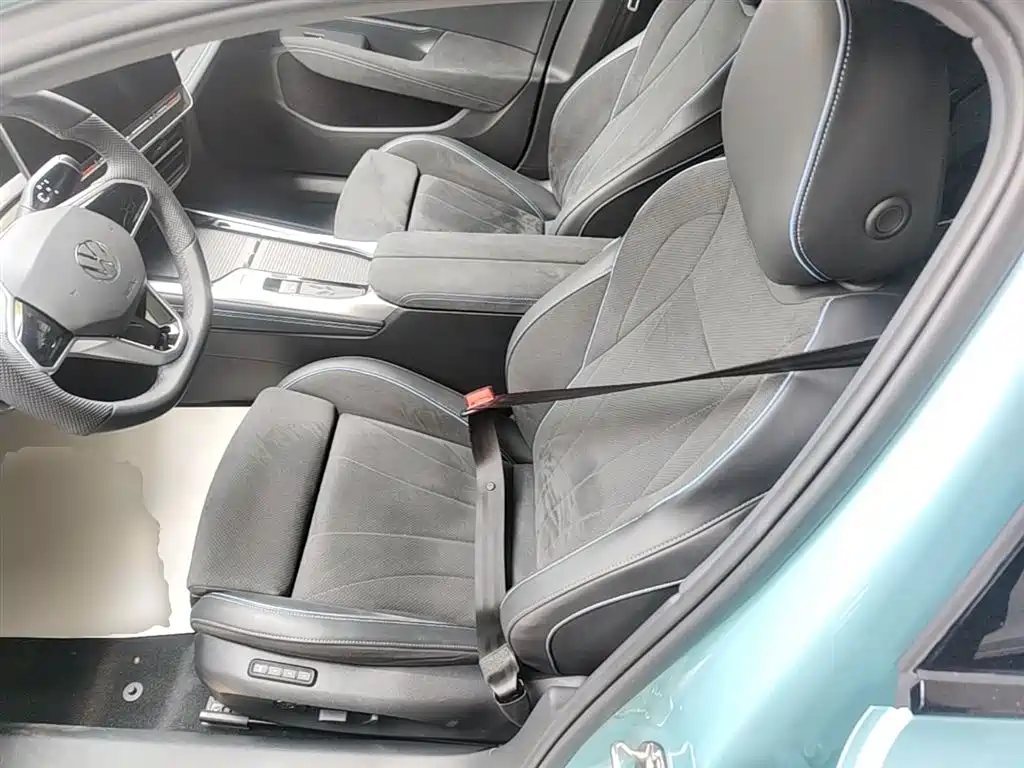Volkswagen Passat 2025 Model Pro 380TSI Starlight Dragon Premium Edition фото 11