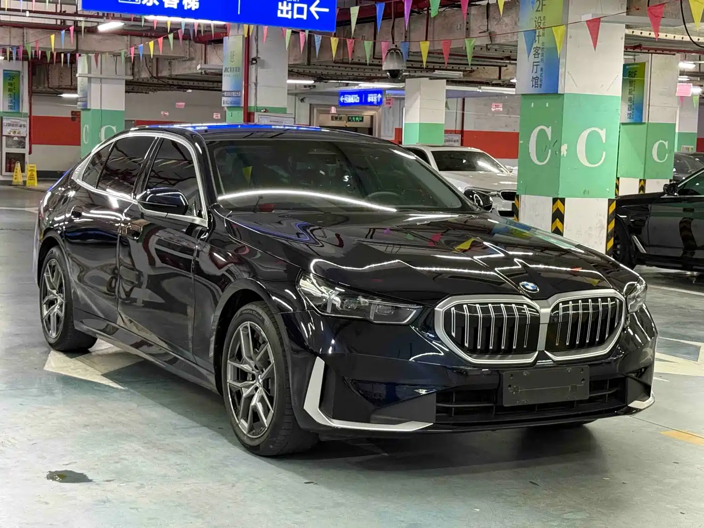 BMW 5 Series 2024 530Li Leading Model Luxury Package фото 3