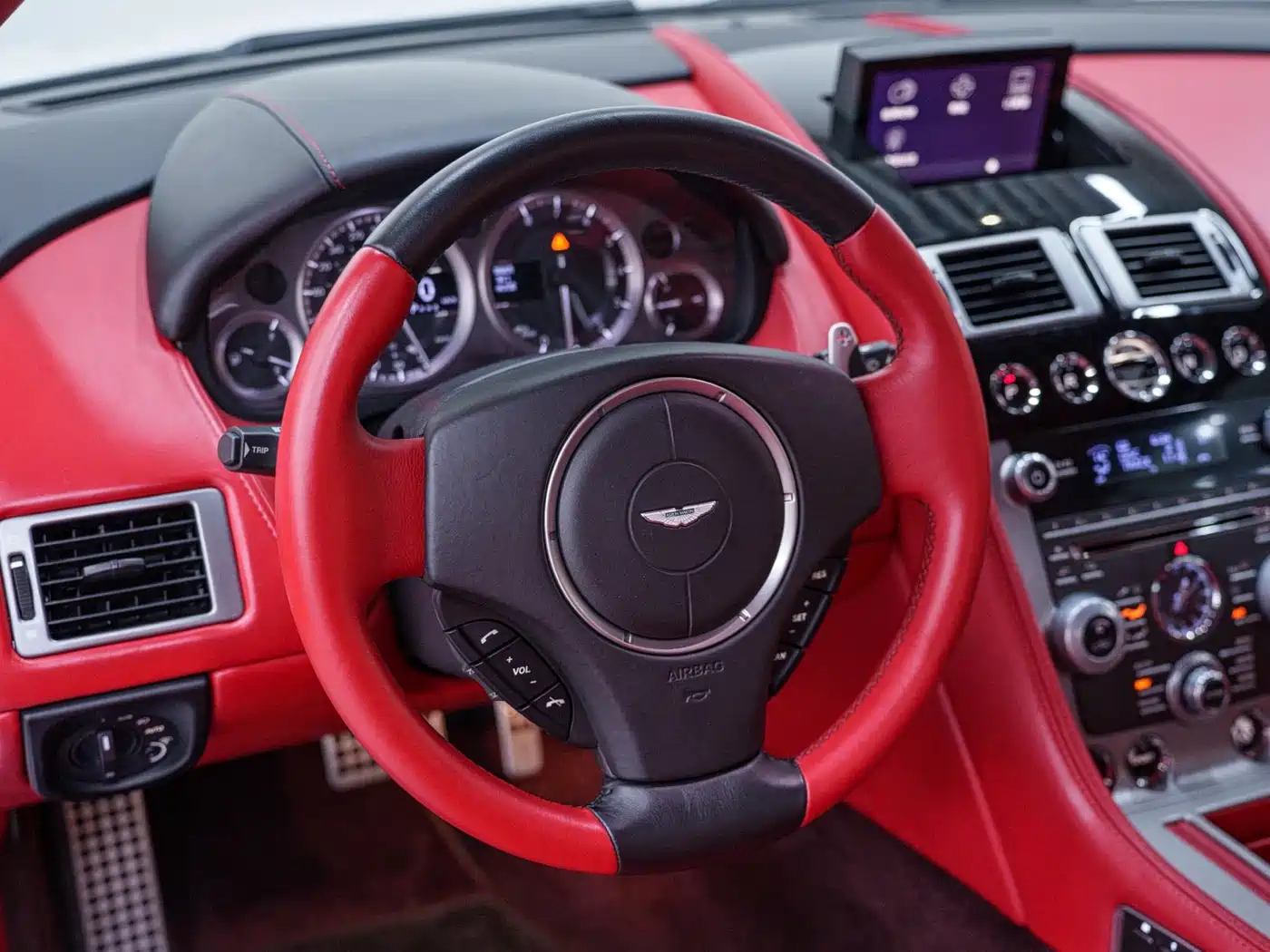 Aston Martin DB9 2014 2013 6.0L Coupe