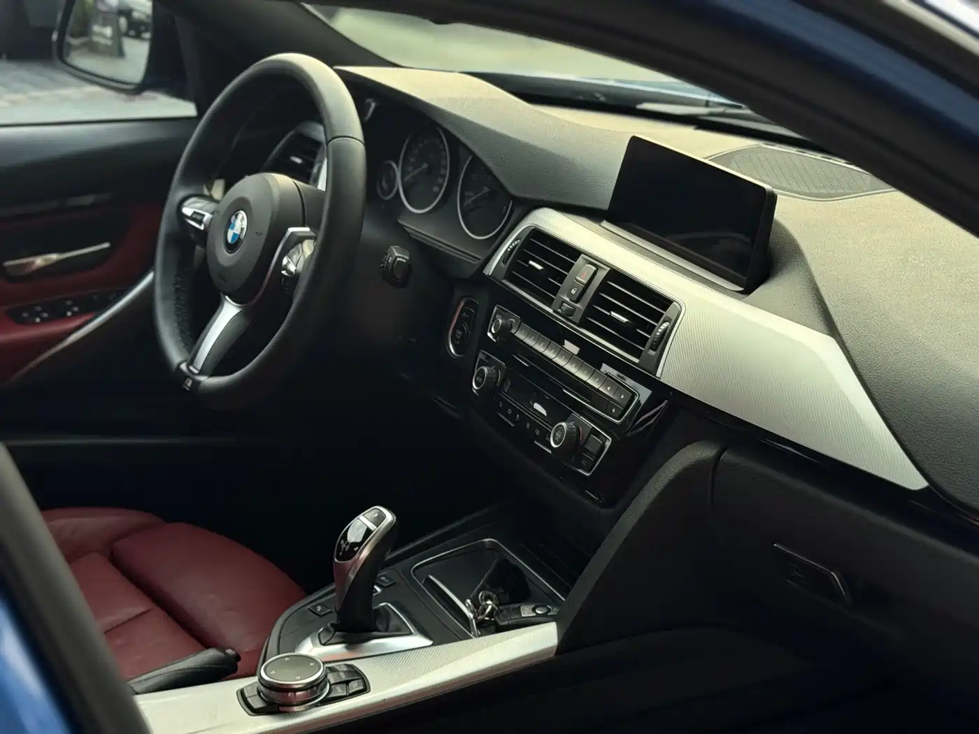 BMW 3 Series 2016 320i M Sport фото 5