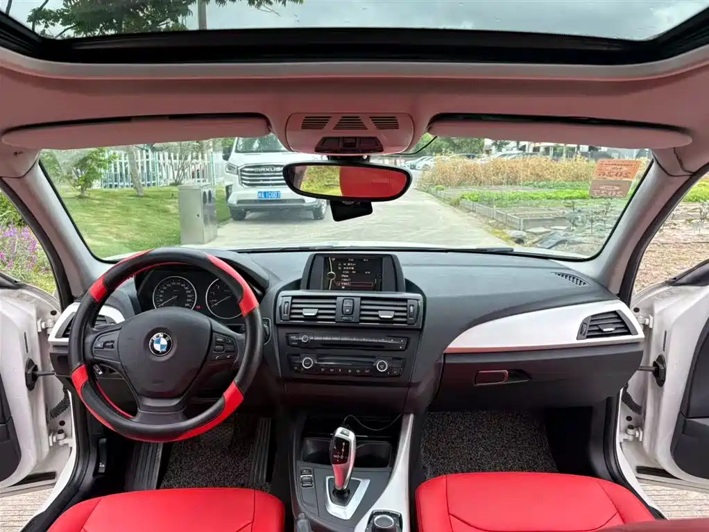 BMW 1 Series (Import) 2013 Facelift 118i Leading Model фото 4