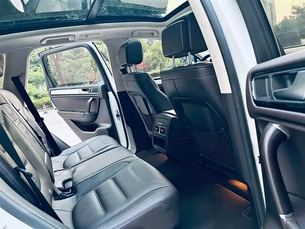 Volkswagen Touareg 2016 2016 3.0TSI Standard