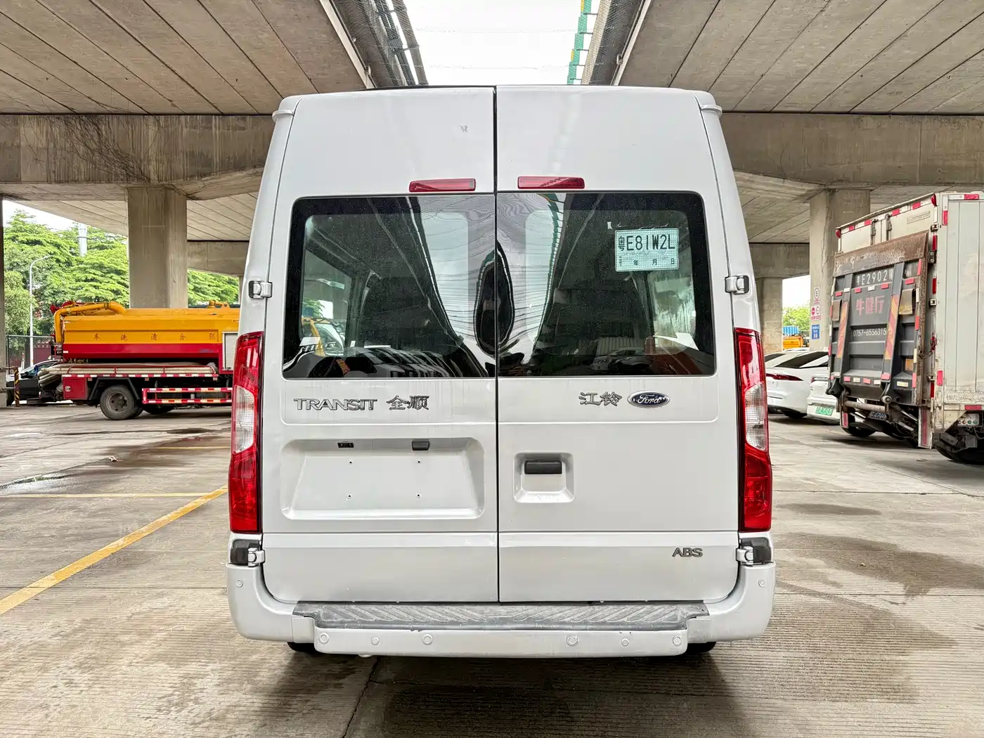 Ford New Generation Transit 2016 2016 2.2T Long Wheelbase 6/7-Seater Mid Roof MPV