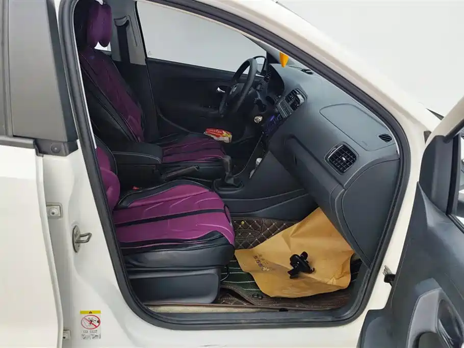 Volkswagen Polo 2016 1.4L Manual Trend фото 8