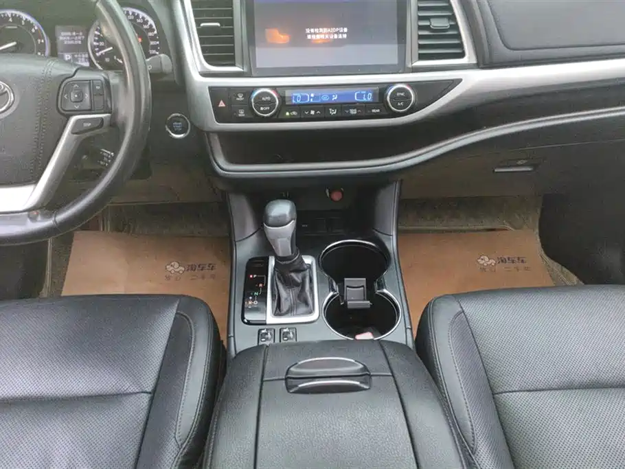 Toyota Highlander 2017 2.0T 2WD Premium 7-Seater фото 16