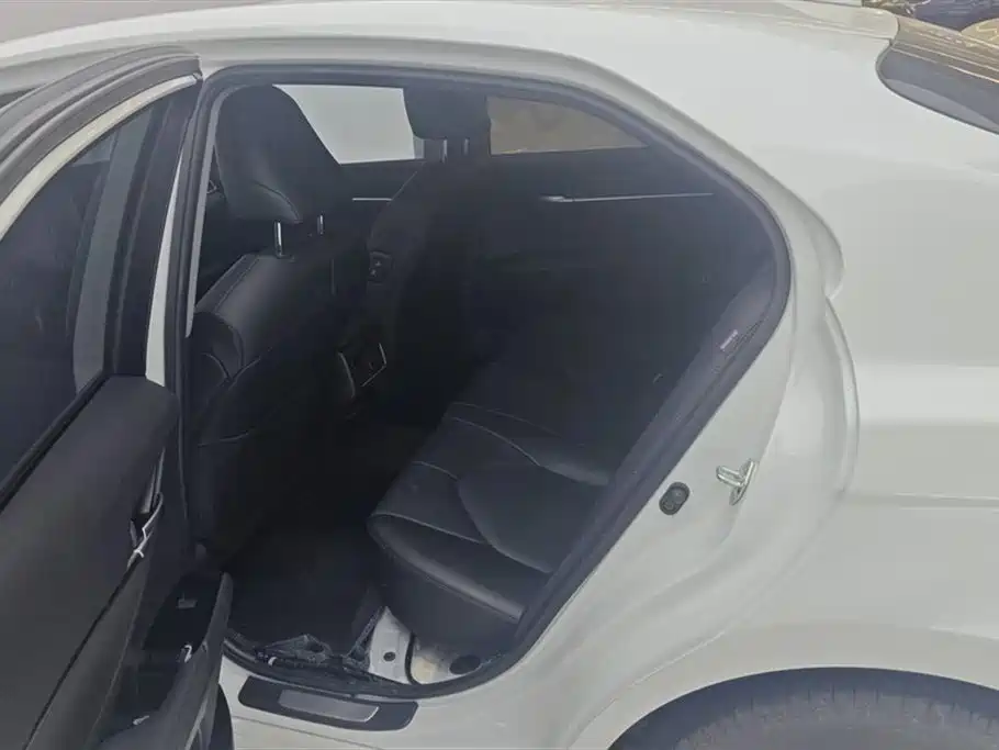 Toyota Camry 2021 2.0G Luxury Edition фото 11