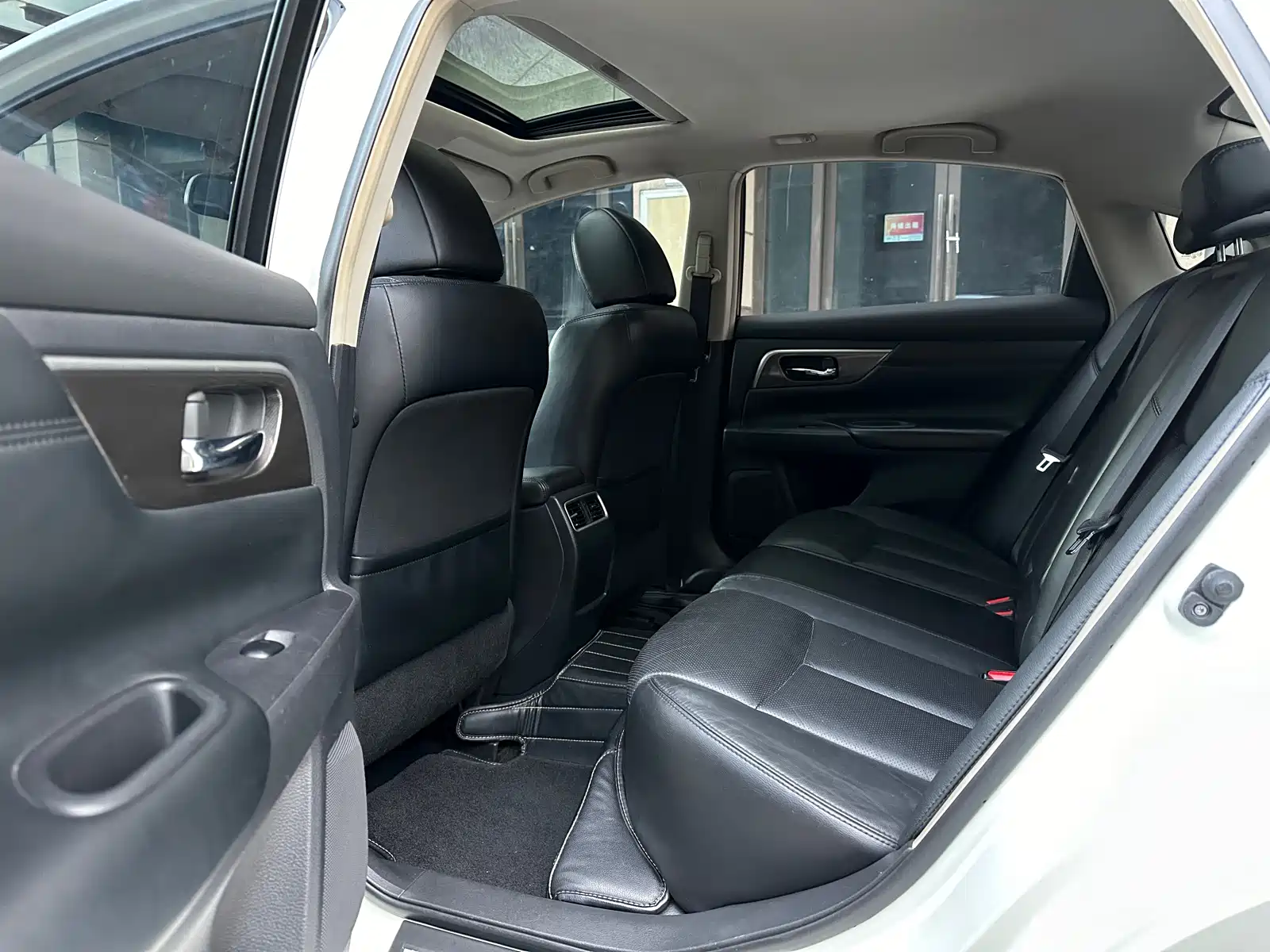 Photo 10 - Nissan Teana