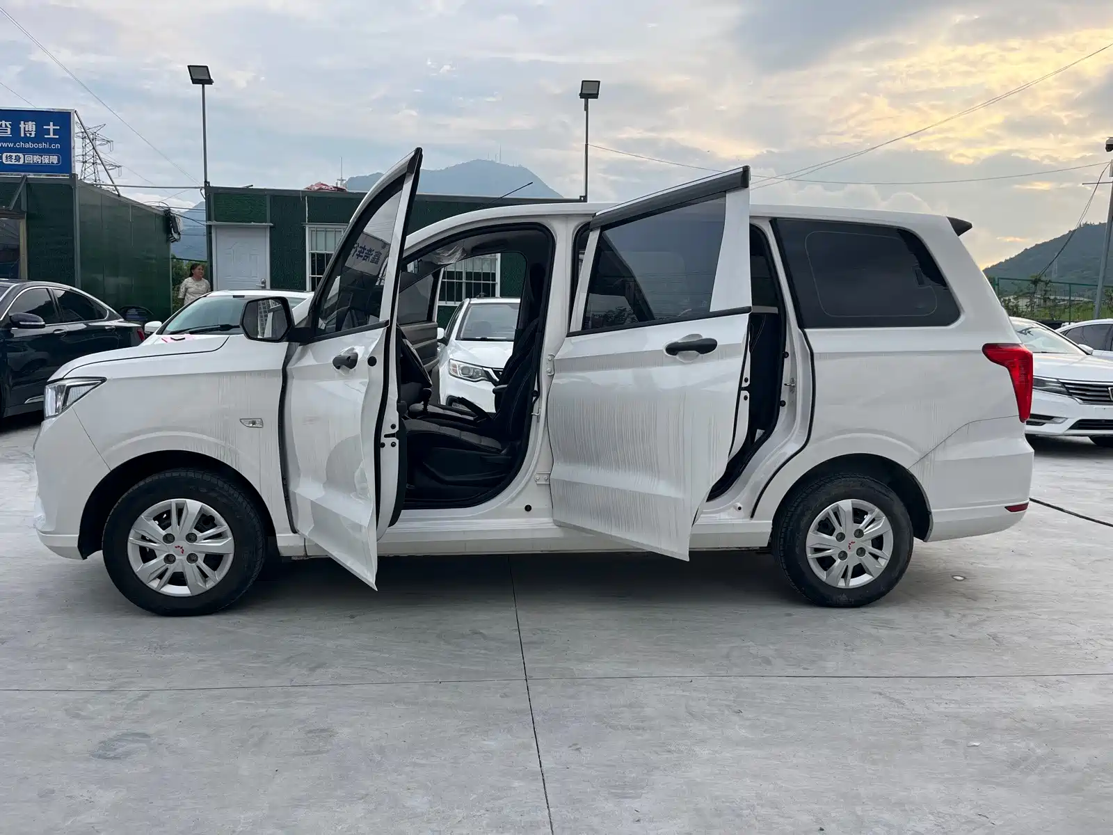 Фото 16 - Wuling Motors Wuling Hongguang