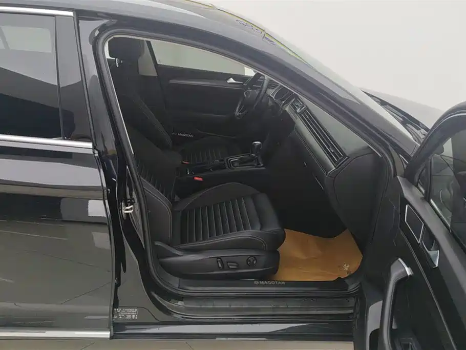 Volkswagen Magotan 2020 330TSI DSG Leading фото 8