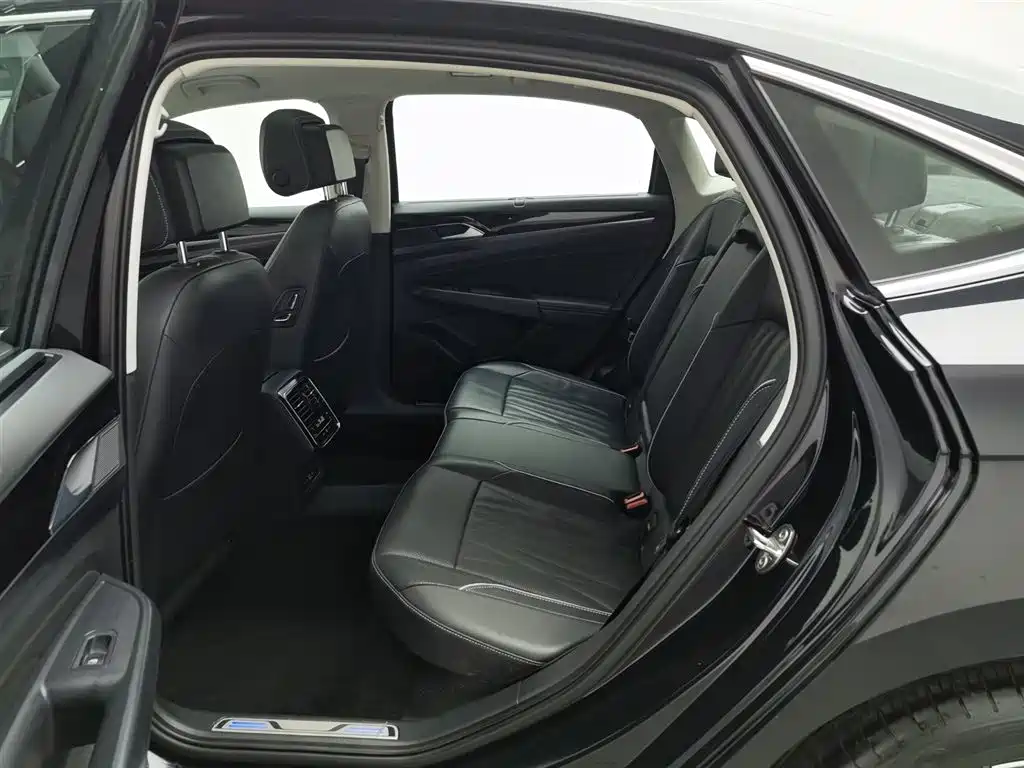 Volkswagen Passat New Energy 2023 430PHEV Hybrid Luxury фото 15