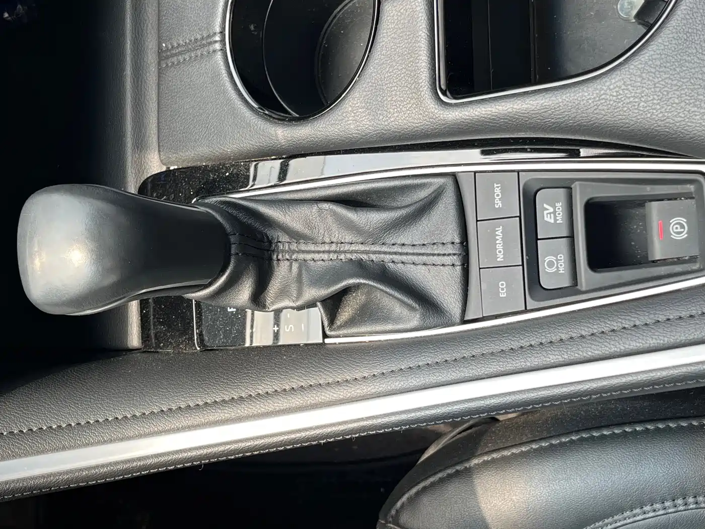 Toyota Avalon 2023 Hybrid 2.5L Luxury Edition фото 17