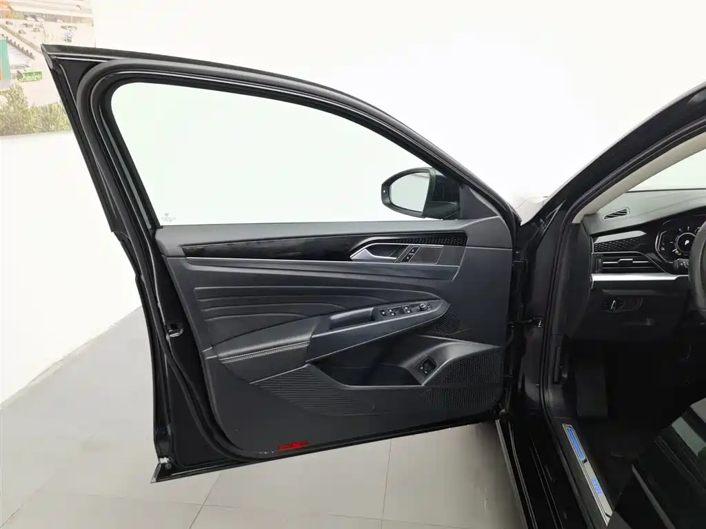 Volkswagen Passat New Energy 2023 430PHEV Hybrid Luxury фото 8