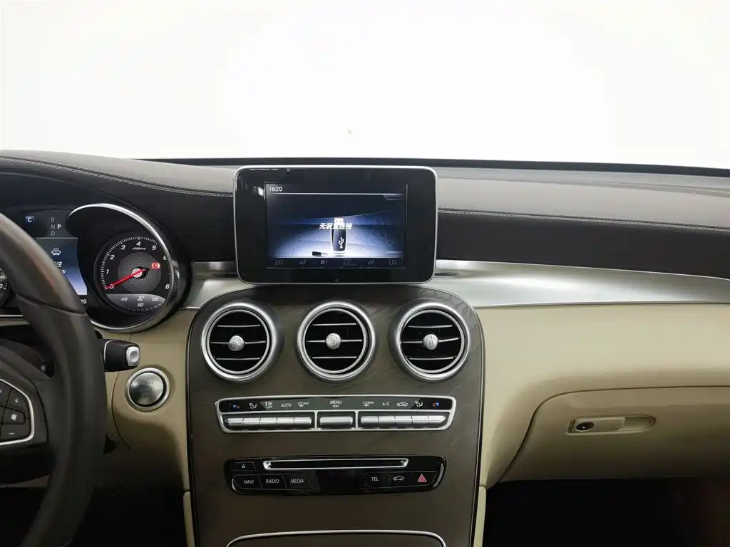 Mercedes-Benz GLC 2017 GLC 300 4MATIC Dynamic фото 12