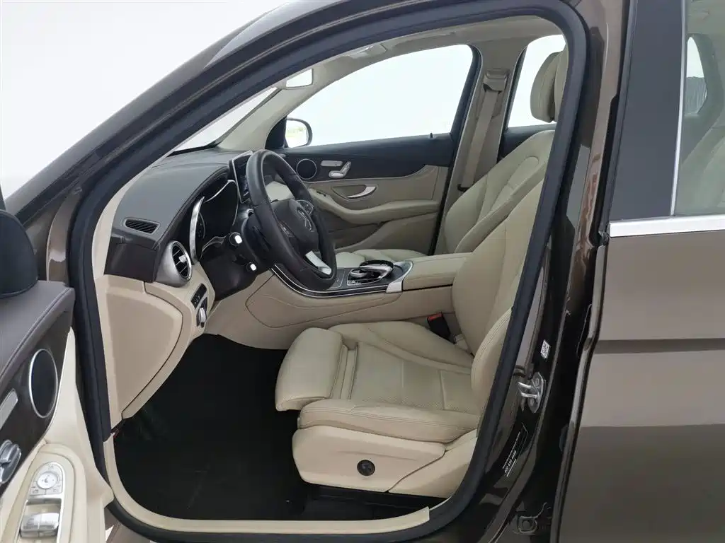 Mercedes-Benz GLC 2017 GLC 300 4MATIC Dynamic фото 10