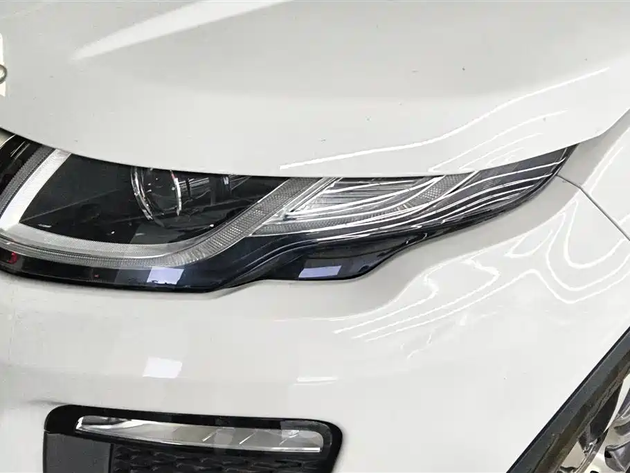 Land Rover Range Rover Evoque 2017 2.0T SE Smart Shine Edition фото 5