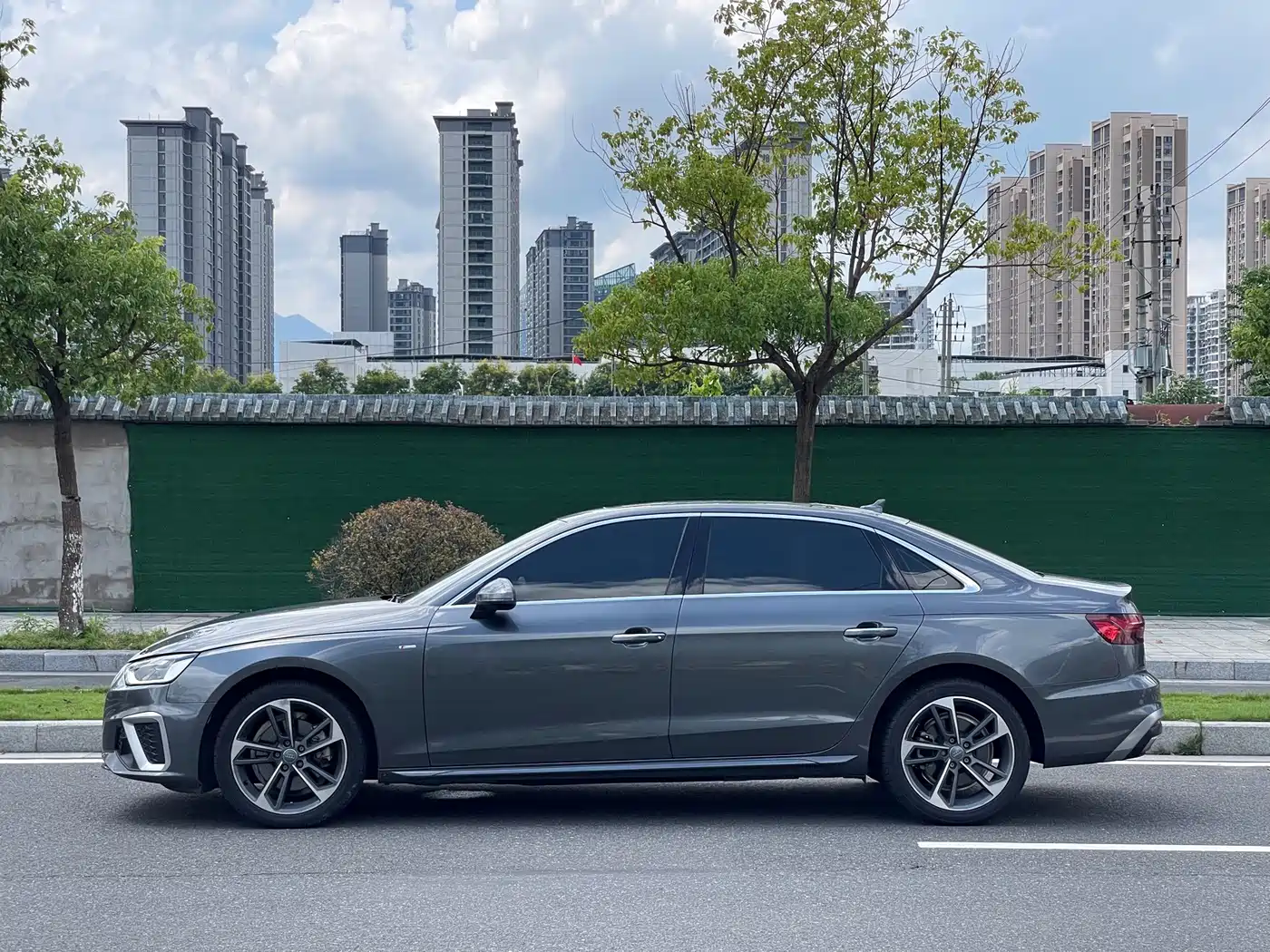 Фото 15 - Audi A4L