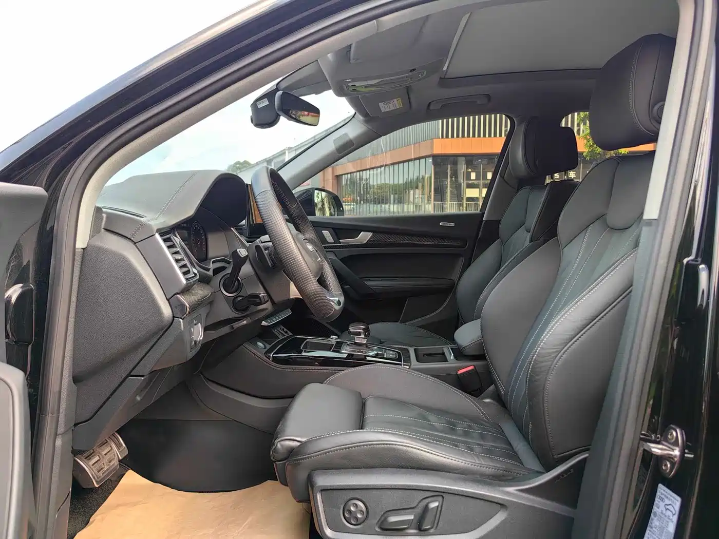 Фото 8 - Audi Q5L