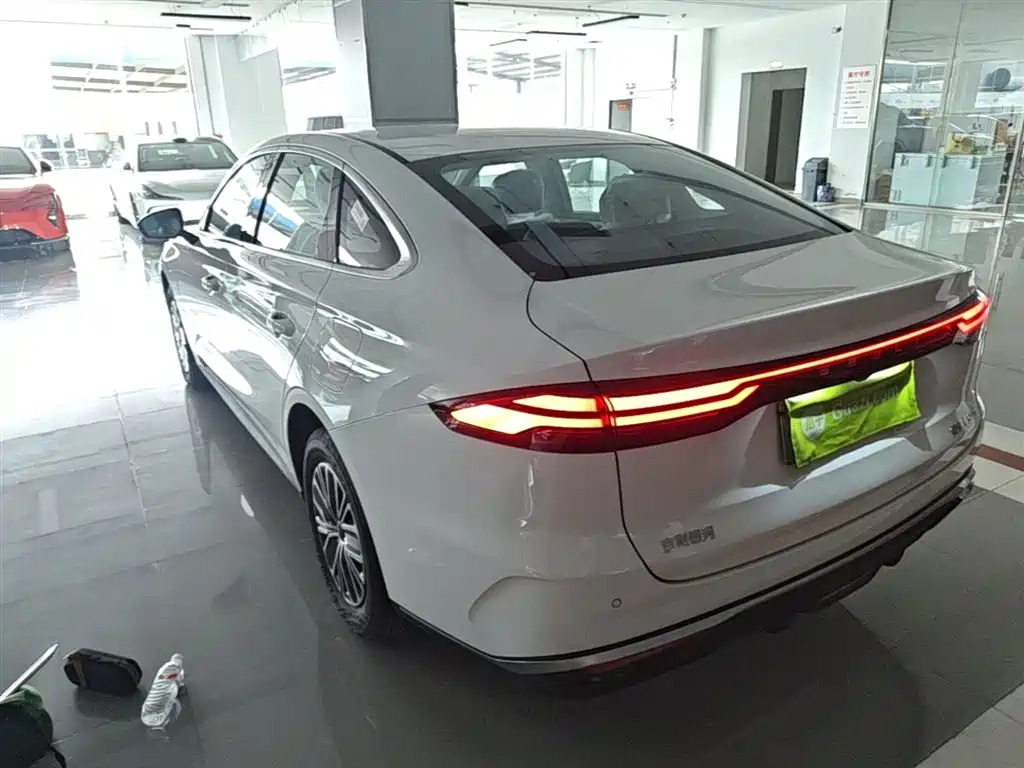Geely Galaxy Galaxy Stellar 6 2025 60km Voyager Edition фото 5