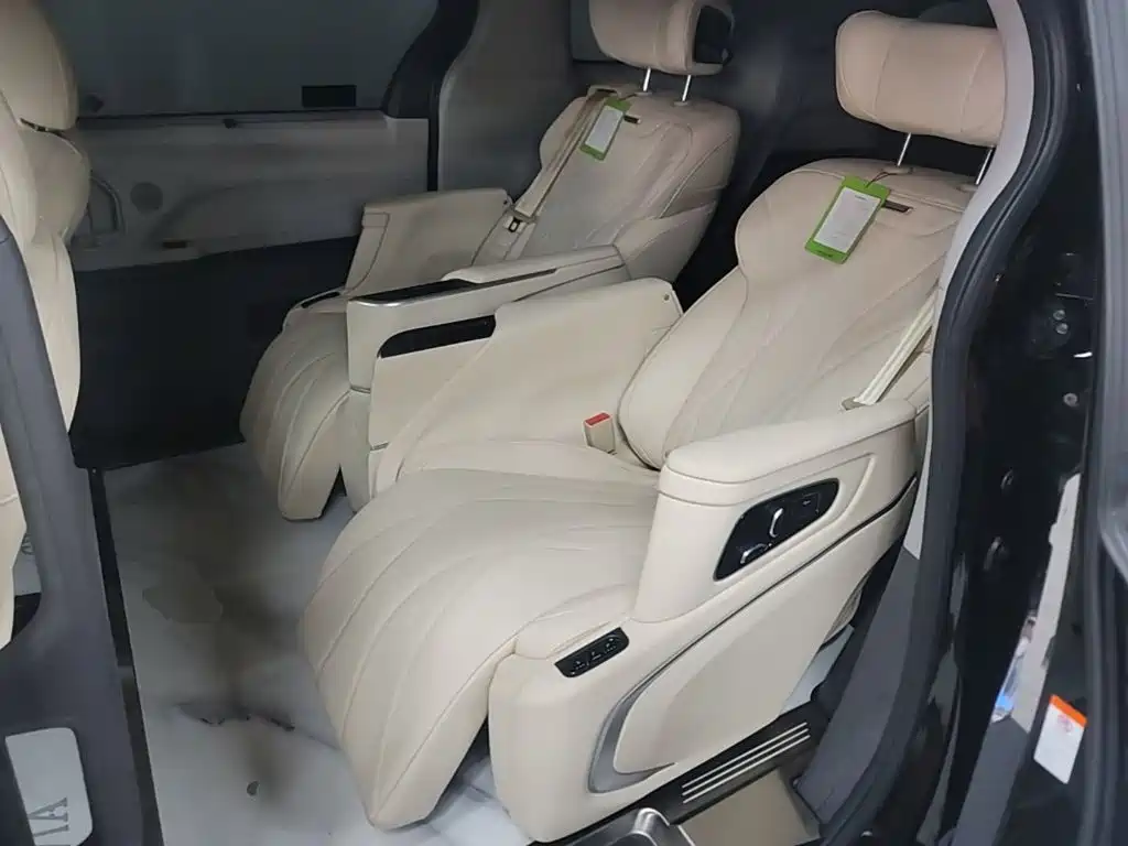 Toyota Granvia 2023 2023 2.5L Hybrid Luxury Edition