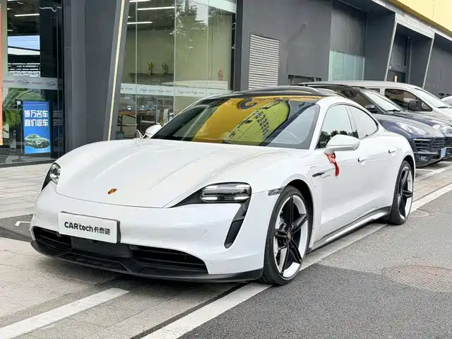 Porsche Taycan 2023
